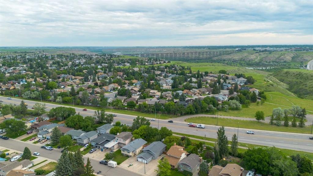 130 Chippewa Crescent West, Lethbridge, AB - Outdoor With View