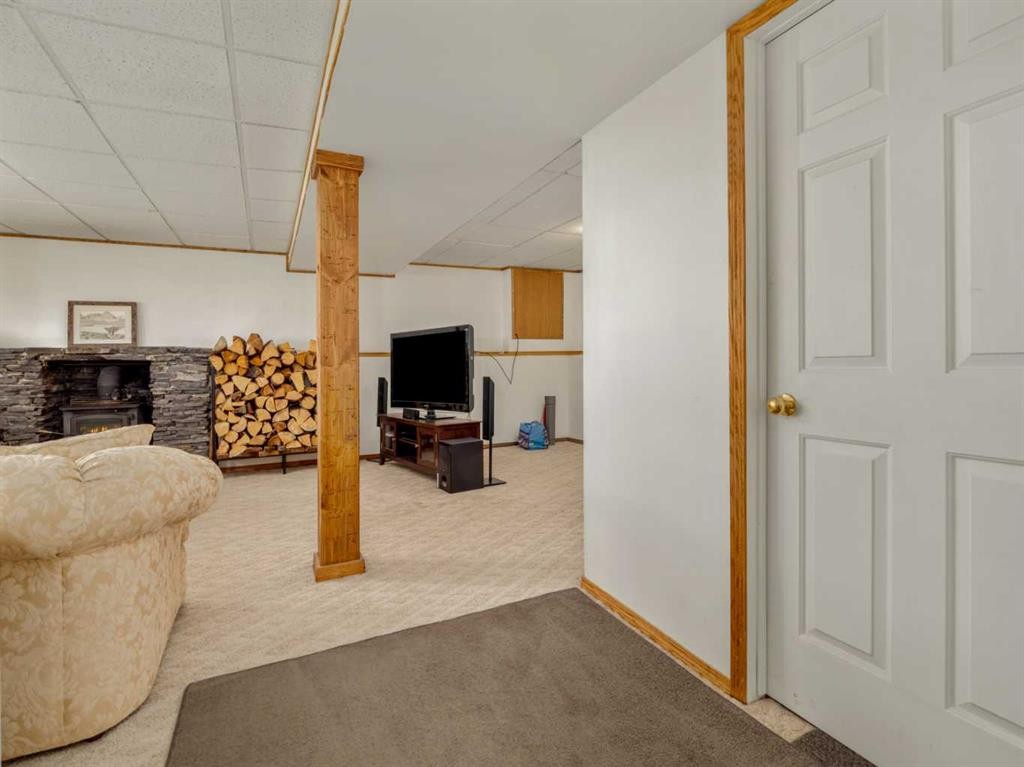 17 Pine Place, Coalhurst, AB