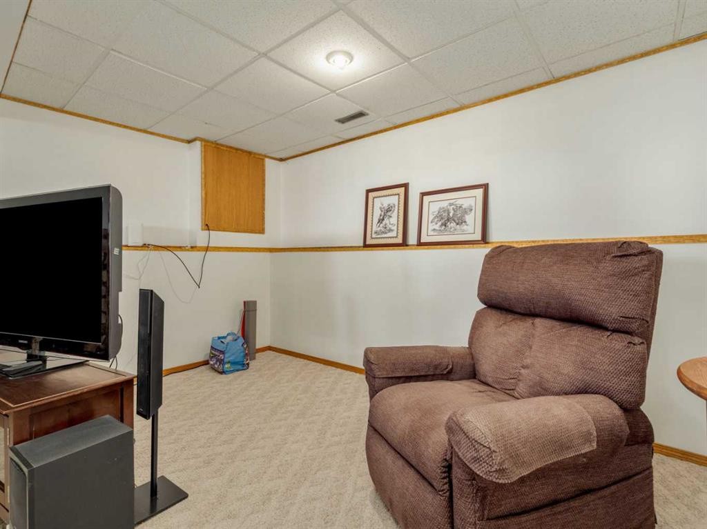 17 Pine Place, Coalhurst, AB