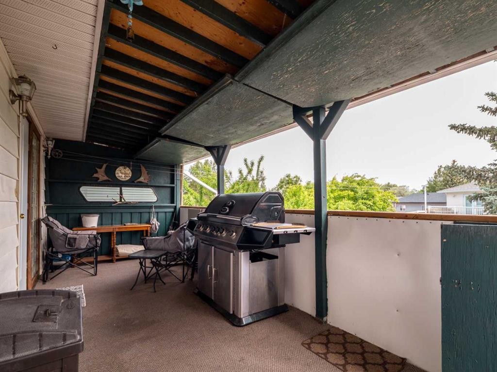 17 Pine Place, Coalhurst, AB