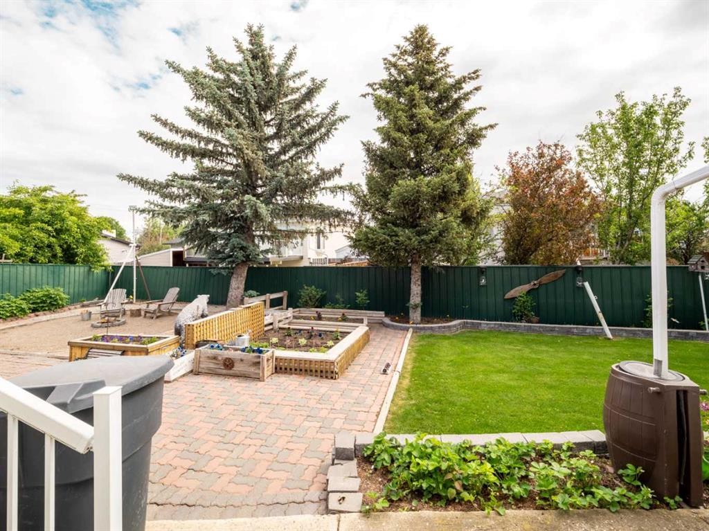 17 Pine Place, Coalhurst, AB