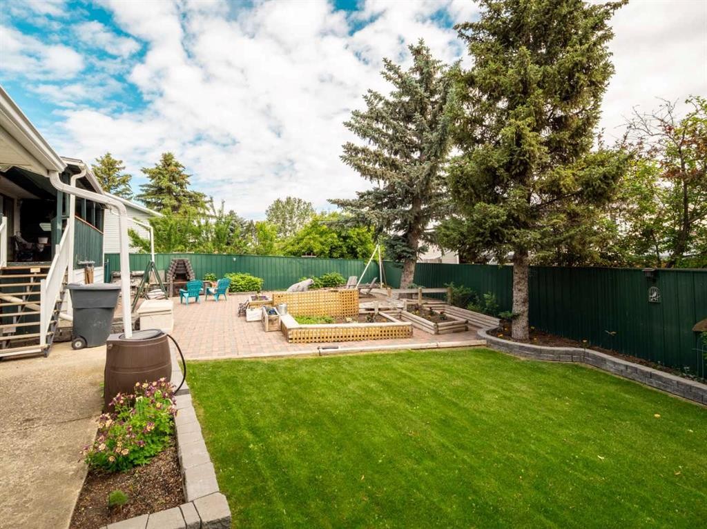 17 Pine Place, Coalhurst, AB