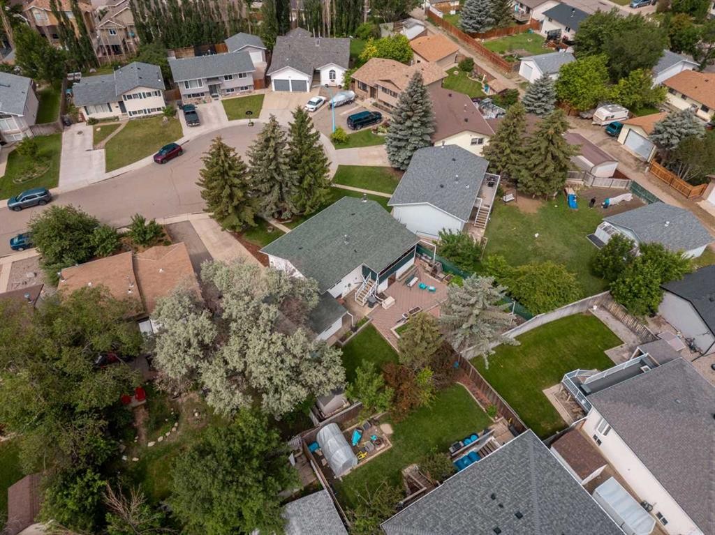 17 Pine Place, Coalhurst, AB