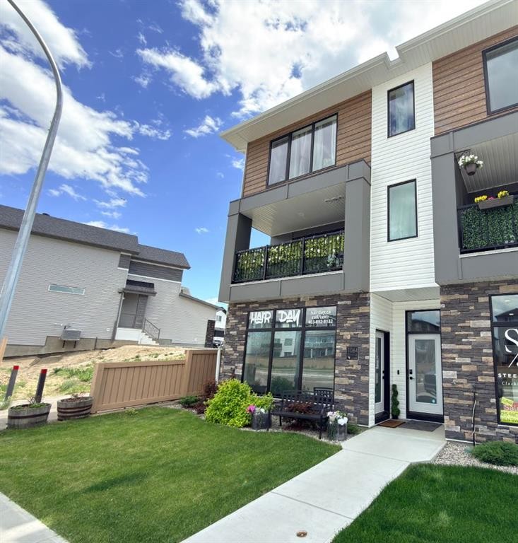 1064 Coalbrook Gate West, Lethbridge, AB