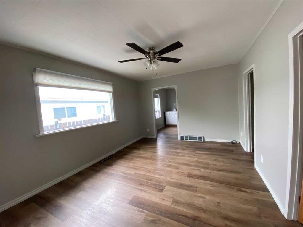705 227 Street, Hillcrest, AB - Indoor Photo Showing Other Room