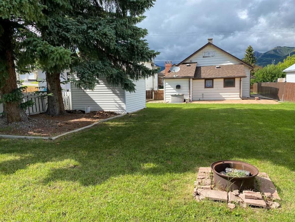 705 227 Street, Hillcrest, AB - Outdoor