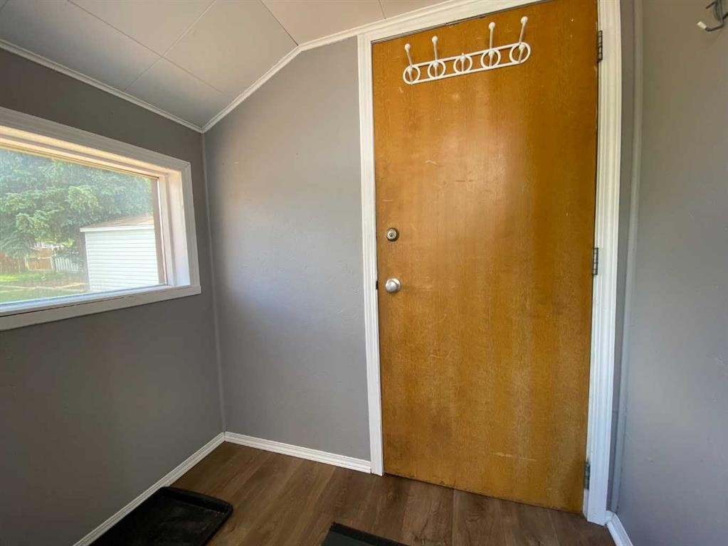 705 227 Street, Hillcrest, AB - Indoor Photo Showing Other Room
