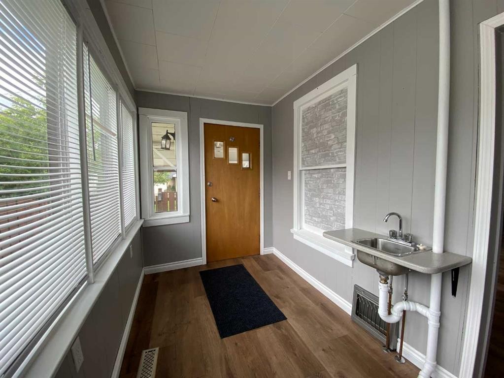 705 227 Street, Hillcrest, AB - Indoor Photo Showing Other Room