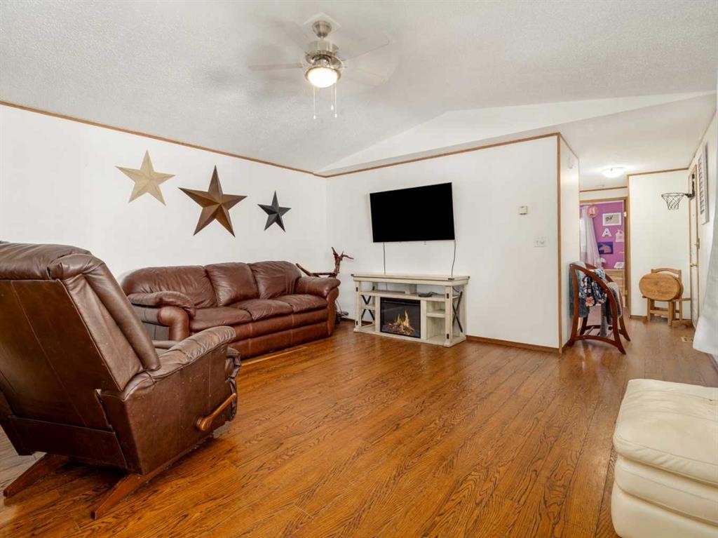 22 Westover Crescent, Claresholm, AB