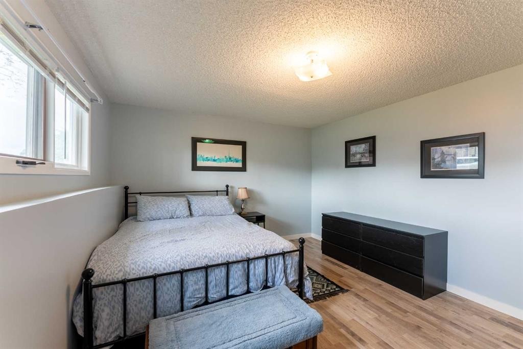 23 Selkirk Road West, Lethbridge, AB