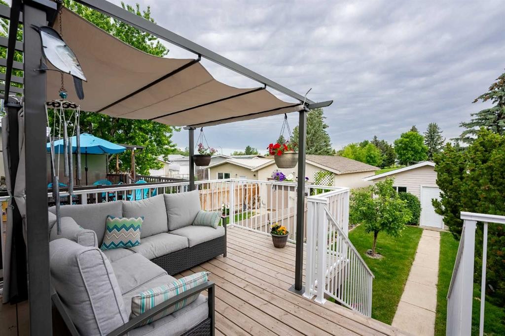23 Selkirk Road West, Lethbridge, AB