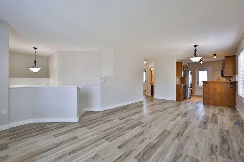 1988 Parkside Way, Coaldale, AB