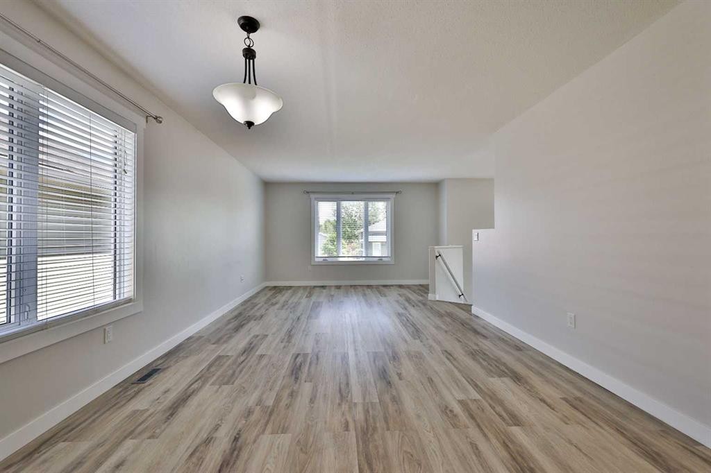 1988 Parkside Way, Coaldale, AB