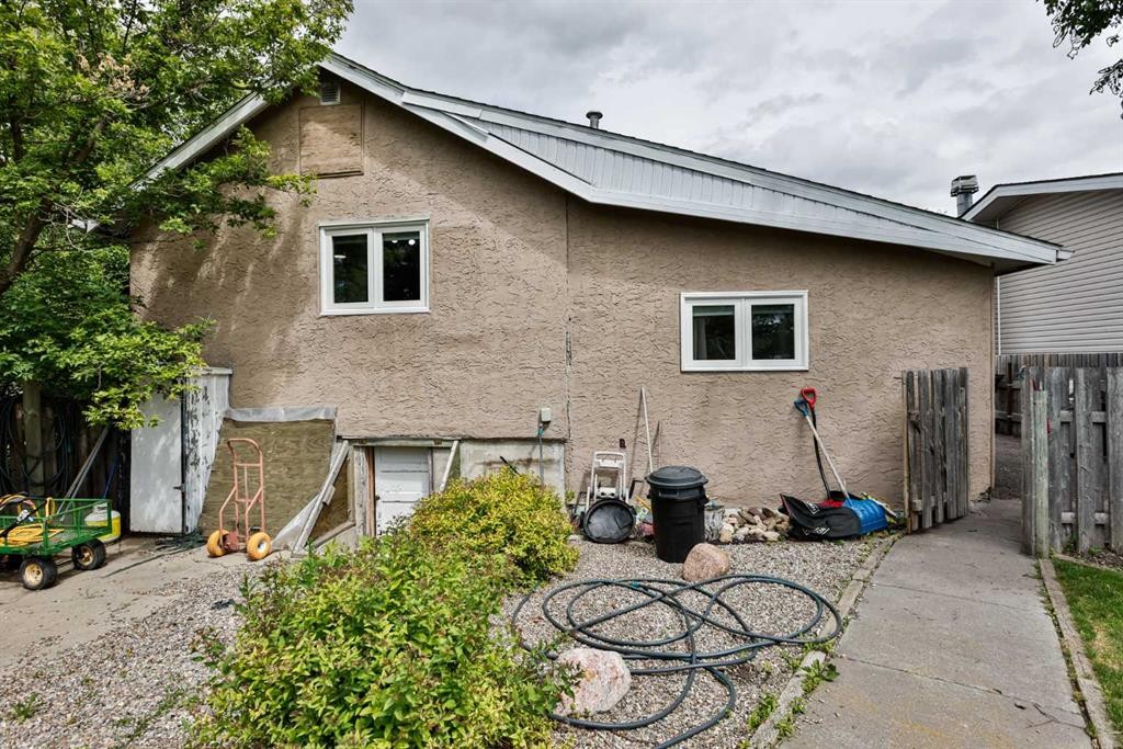 278 N 100 E, Raymond, AB