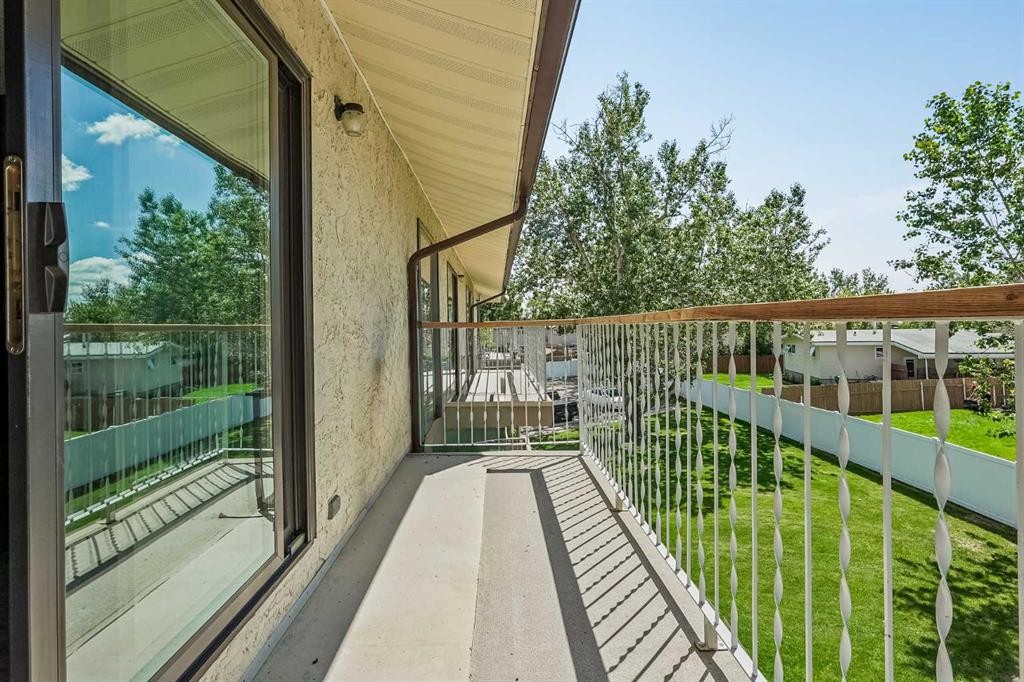 304-855 Columbia Boulevard West, Lethbridge, AB