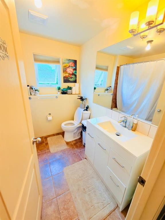 193 Uplands Boulevard North, Lethbridge, AB - Indoor Photo Showing Bathroom