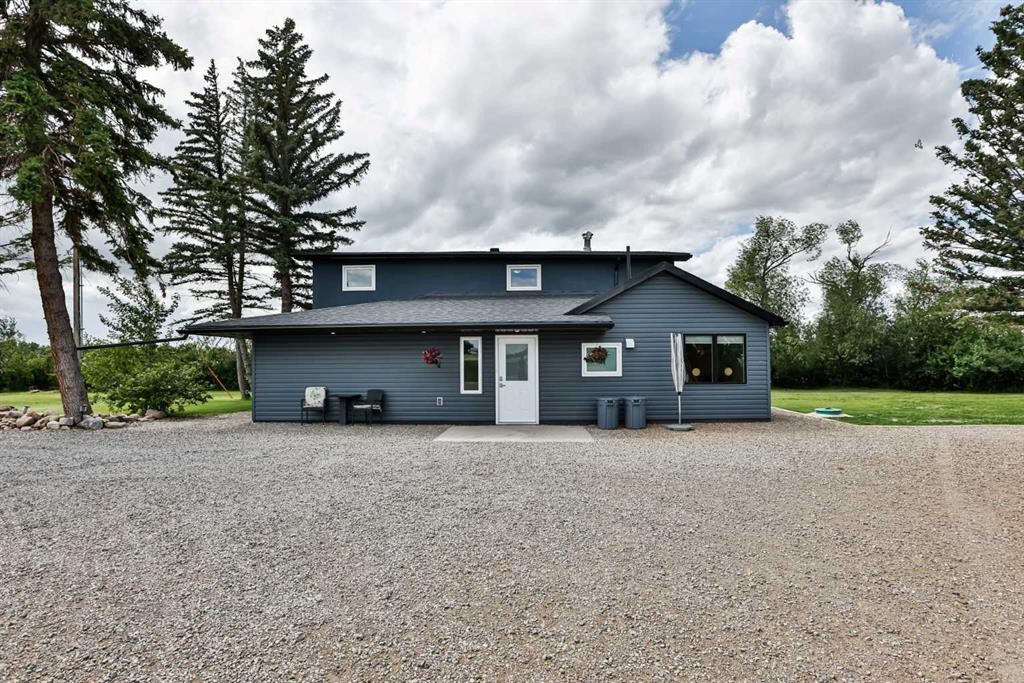 315 55 Avenue, Coalhurst, AB - Outdoor