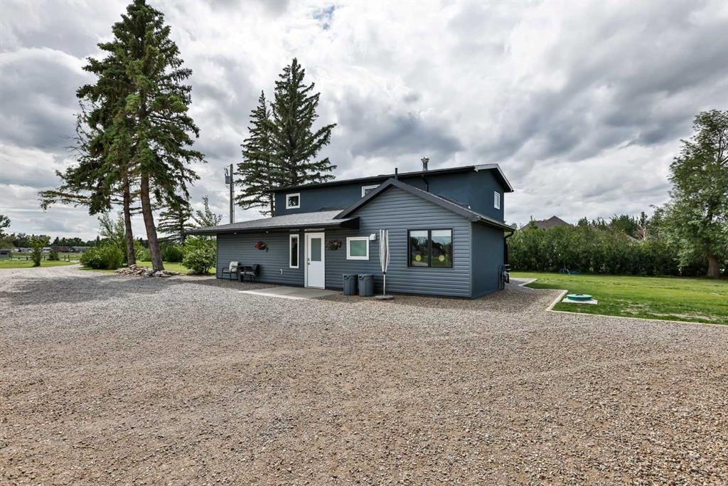 315 55 Avenue, Coalhurst, AB - Outdoor