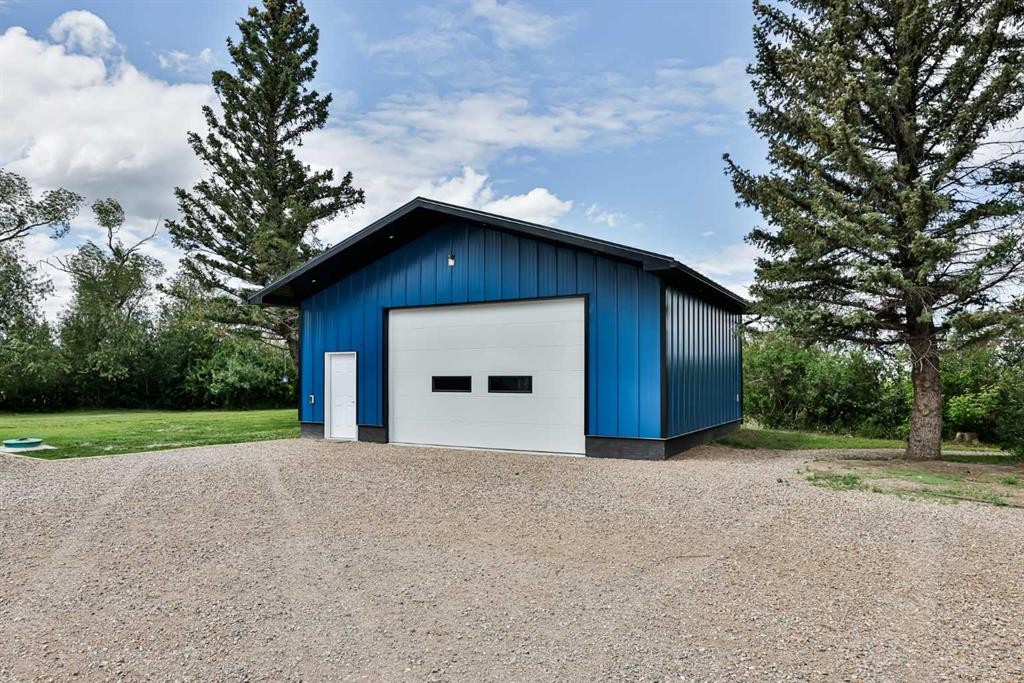 315 55 Avenue, Coalhurst, AB - Outdoor