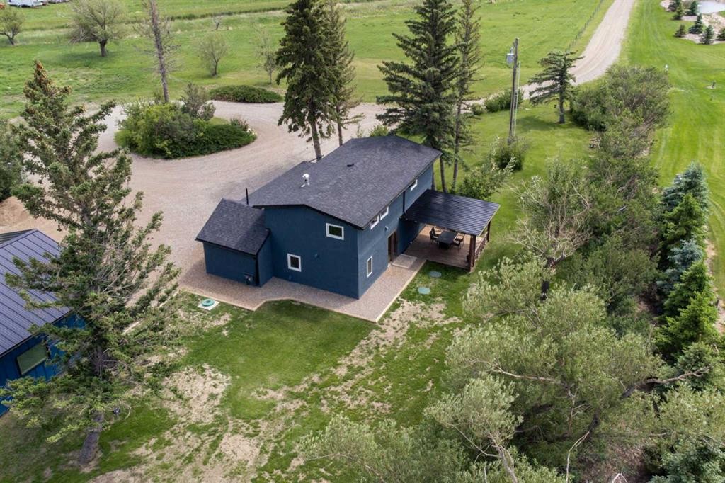 315 55 Avenue, Coalhurst, AB - Outdoor