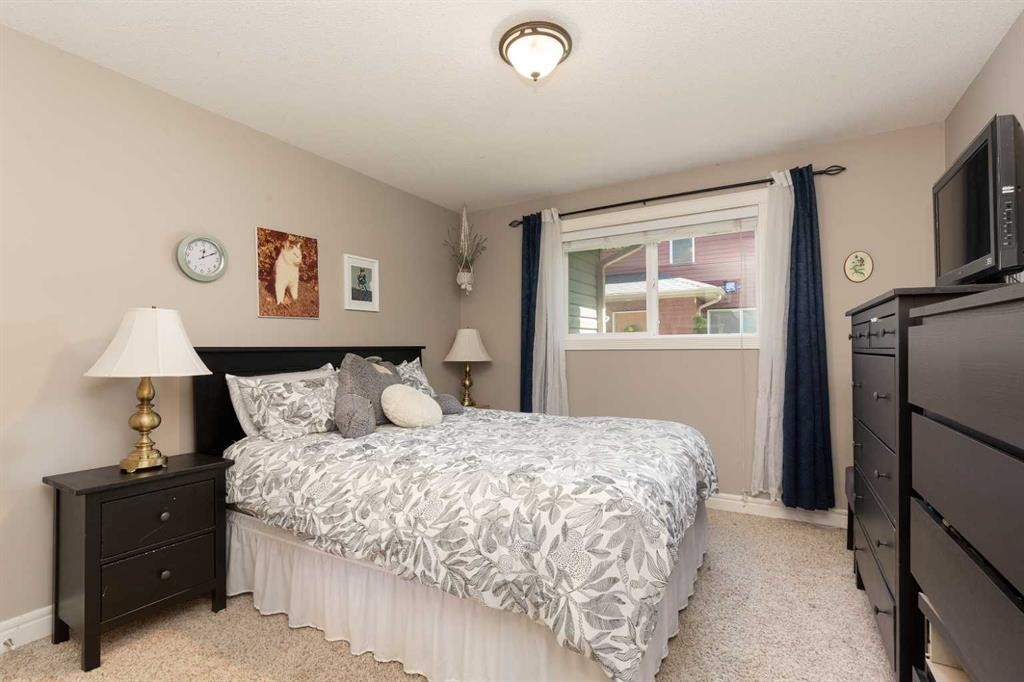 2-895 Mt Sundance Manor West, Lethbridge, AB