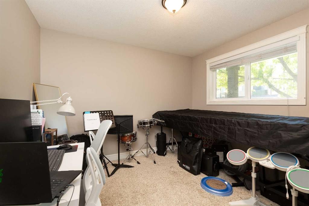 2-895 Mt Sundance Manor West, Lethbridge, AB
