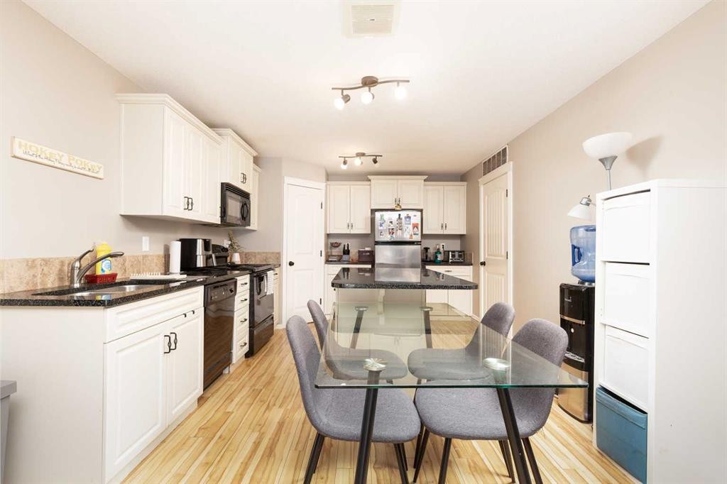 2-895 Mt Sundance Manor West, Lethbridge, AB