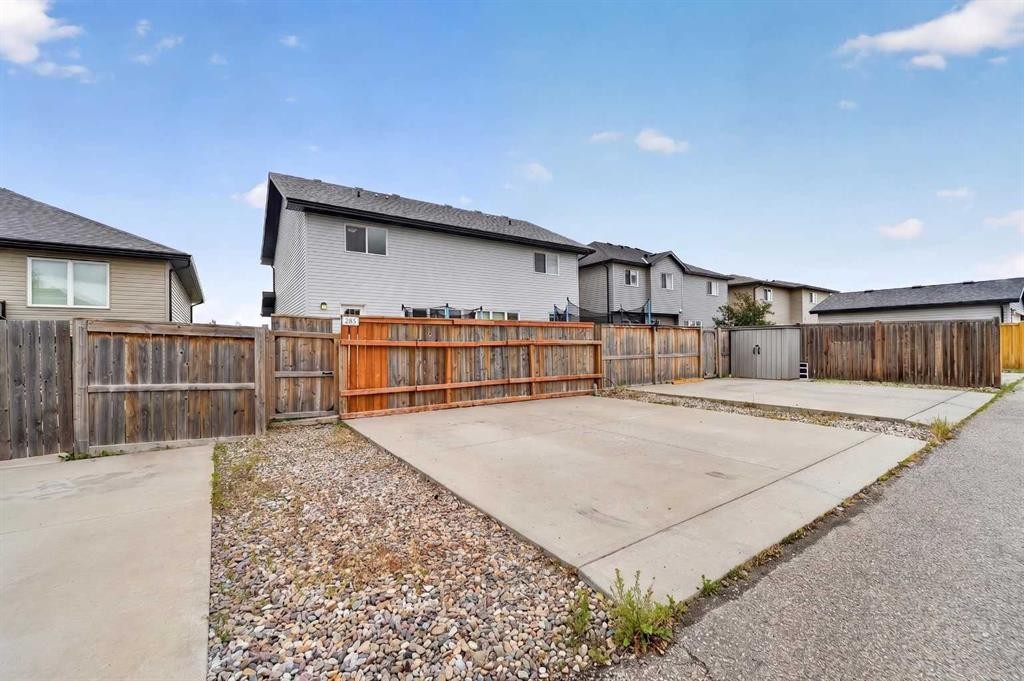 285 Coalbanks Boulevard West, Lethbridge, AB