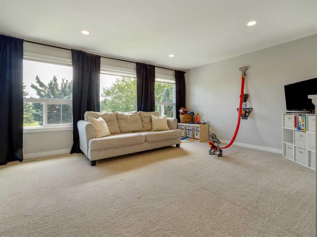 187 Westgate Drive, Coaldale, AB
