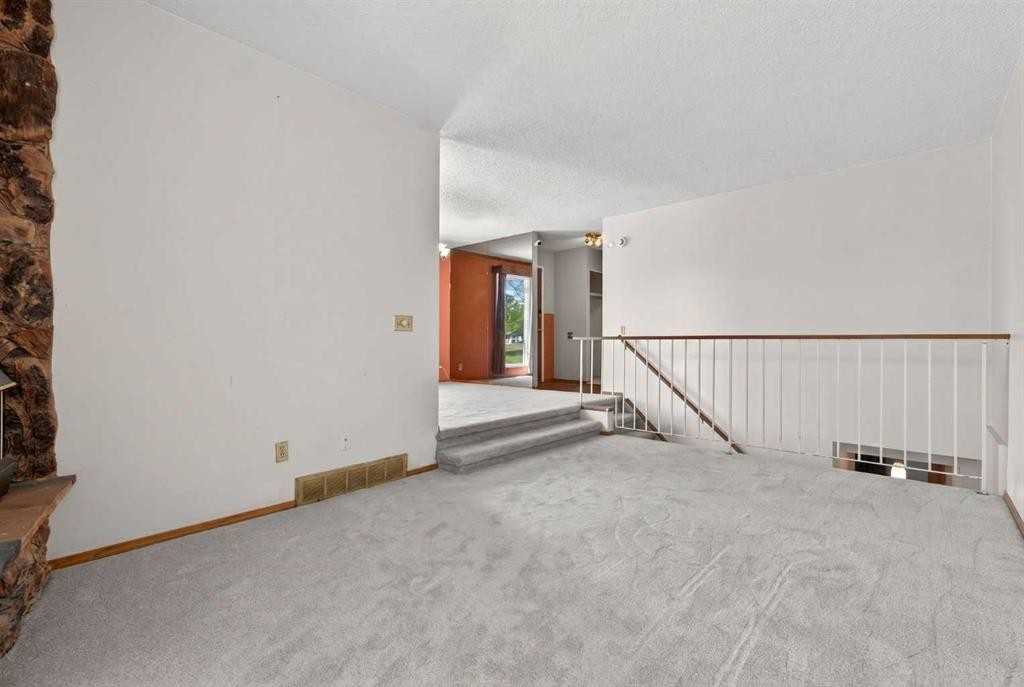 204 Whiteridge Place Ne, Calgary, AB