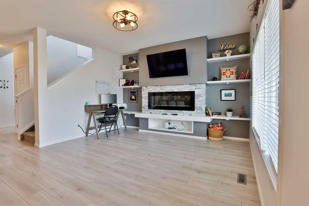 1374 Pacific Circle West, Lethbridge, AB