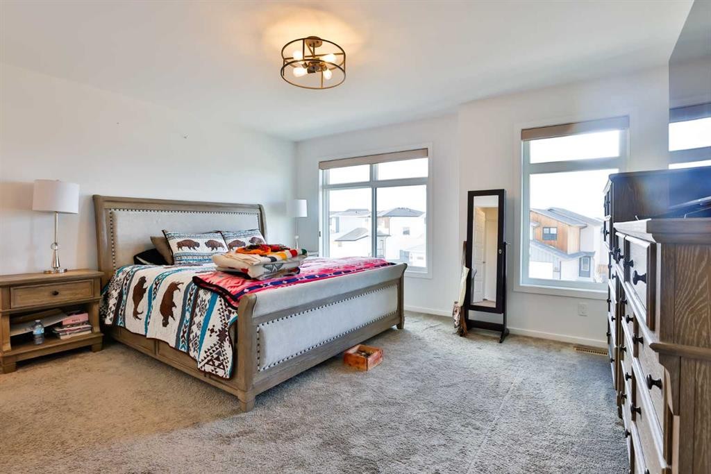 1374 Pacific Circle West, Lethbridge, AB