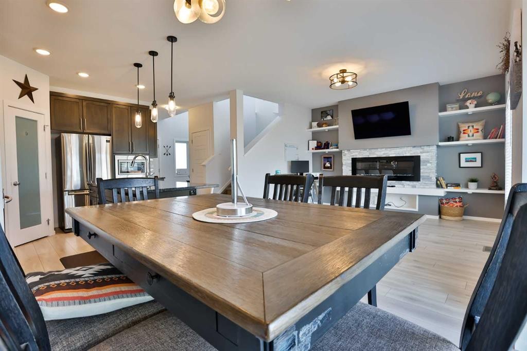 1374 Pacific Circle West, Lethbridge, AB