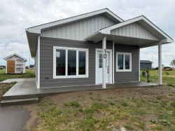 10 Meadows Way Taber, AB T1G 2A2