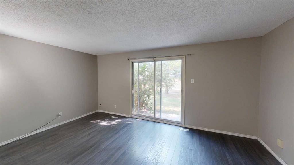 10-115 Lafayette Boulevard West, Lethbridge, AB - Indoor Photo Showing Other Room