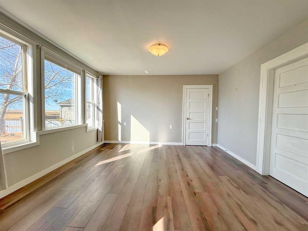 129 5 Avenue, Champion, AB - Indoor Photo Showing Other Room