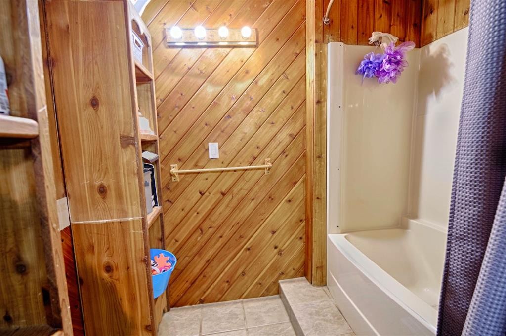 4810 57 Ave, Taber, AB - Indoor