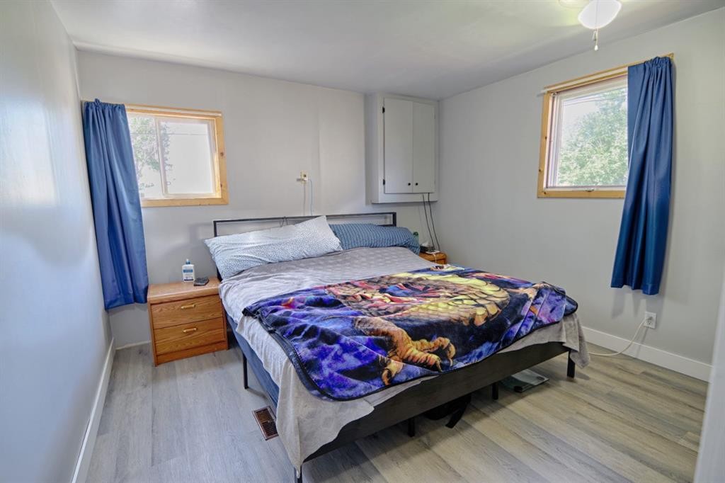4810 57 Ave, Taber, AB - Indoor Photo Showing Bedroom
