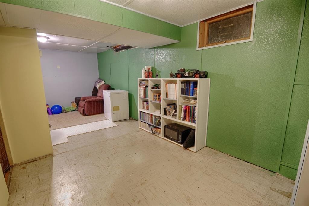 4810 57 Ave, Taber, AB - Indoor