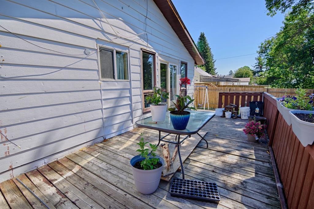 4810 57 Ave, Taber, AB - Outdoor With Deck Patio Veranda