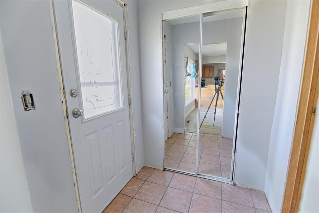 4810 57 Ave, Taber, AB - Indoor Photo Showing Other Room