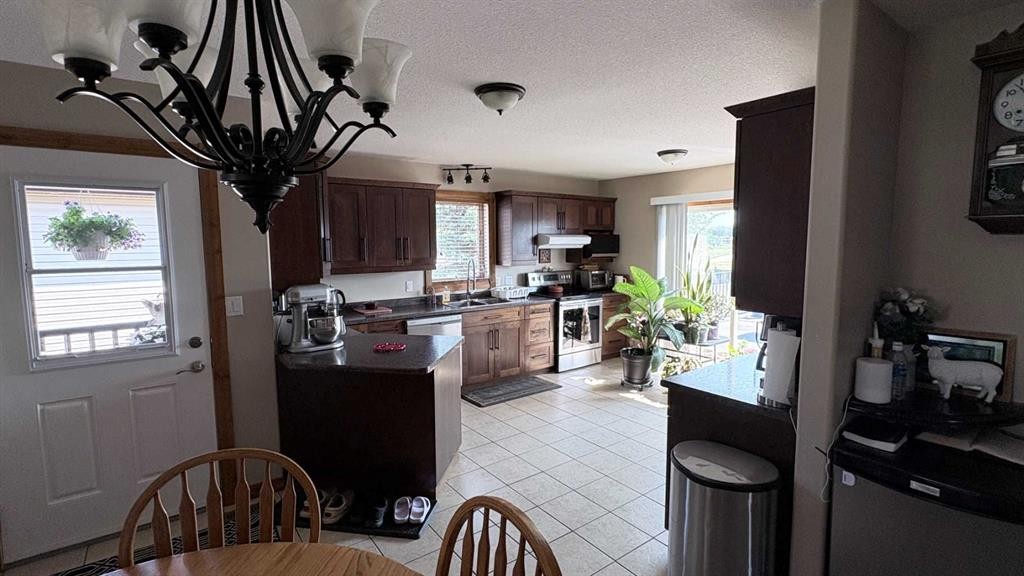 253 Westview Crescent, Bow Island, AB