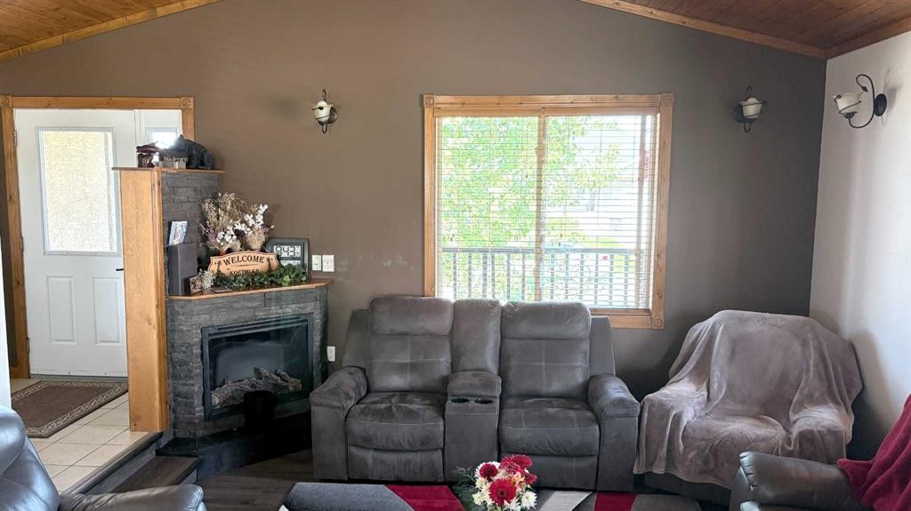 253 Westview Crescent, Bow Island, AB