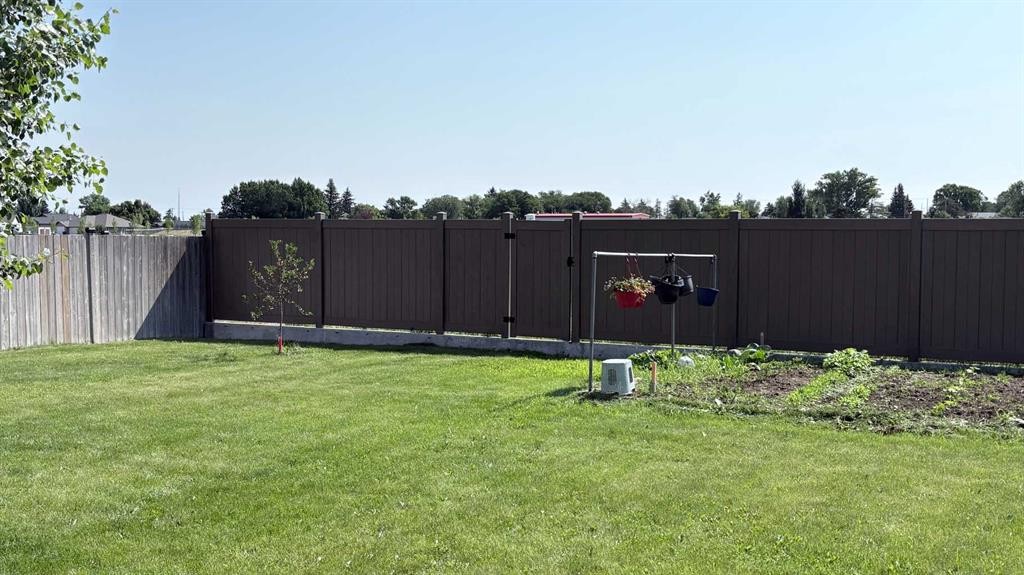 253 Westview Crescent, Bow Island, AB