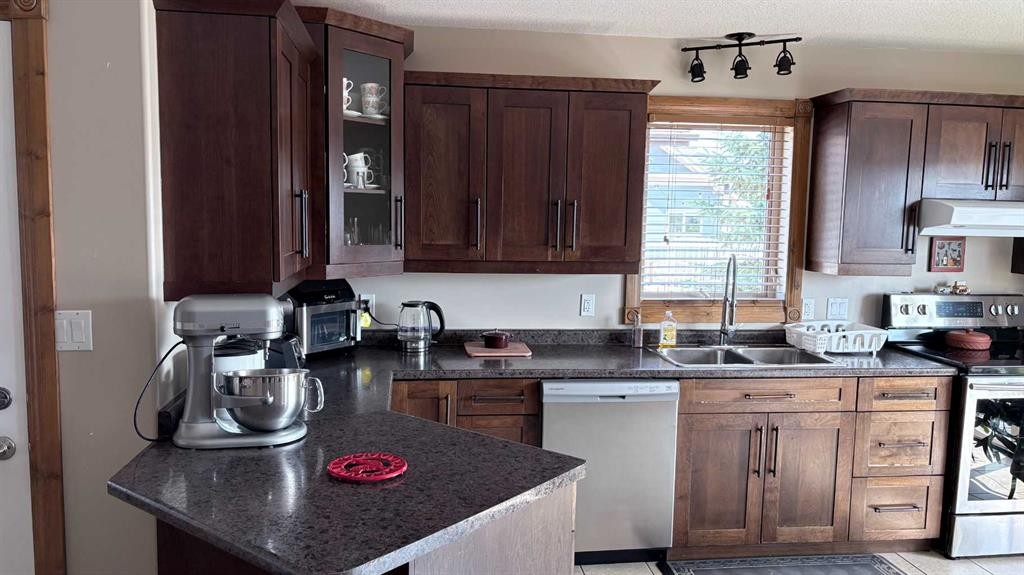 253 Westview Crescent, Bow Island, AB