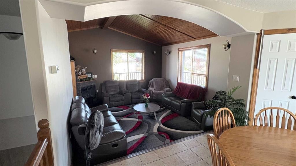 253 Westview Crescent, Bow Island, AB