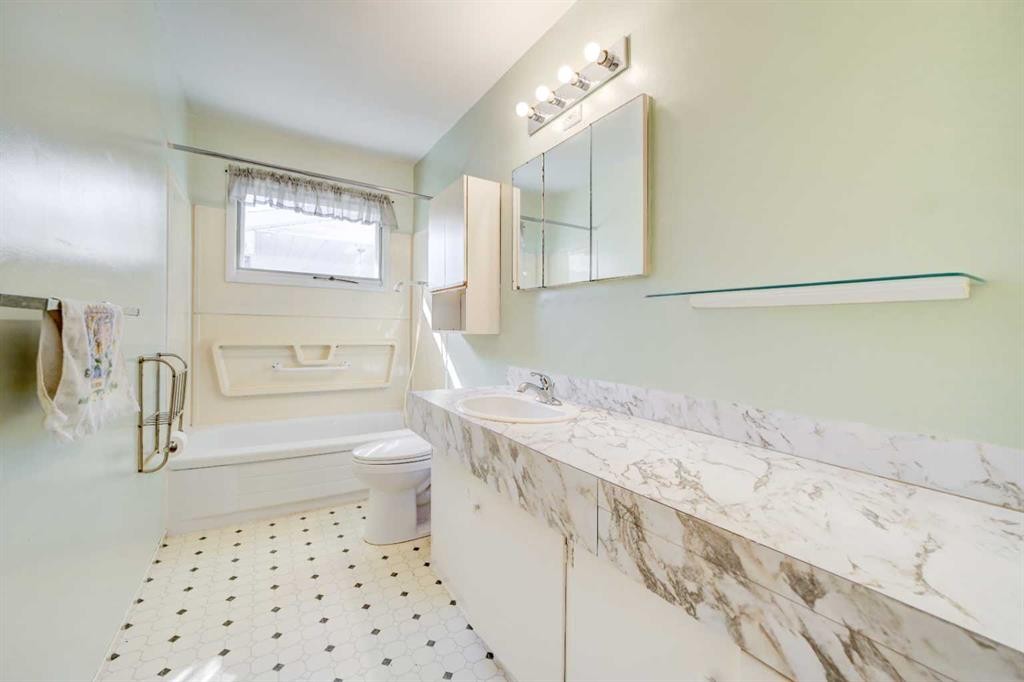 726 10 Avenue South, Lethbridge, AB