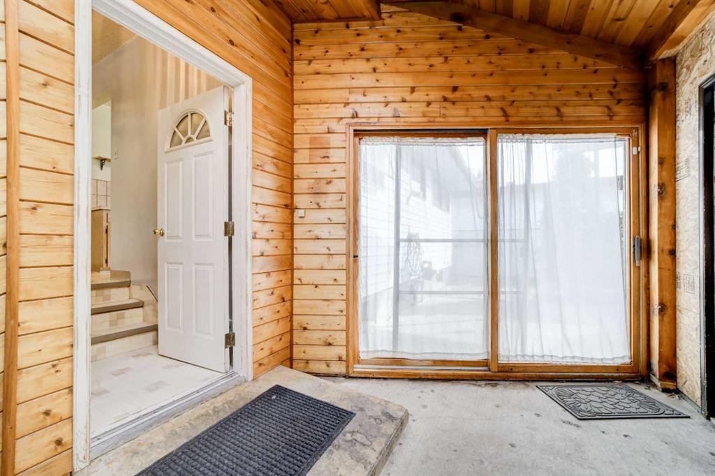 726 10 Avenue South, Lethbridge, AB