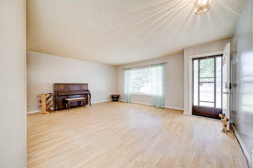 726 10 Avenue South, Lethbridge, AB