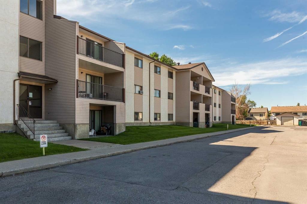 216-85 Foxbend Crescent, Lethbridge, AB